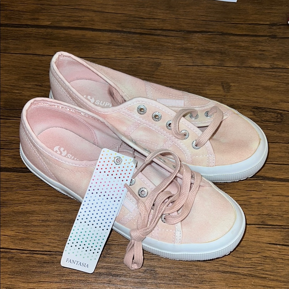 NWT Superga Fantasia Women's Pink Canvas Sneakers- 6.5 US‎